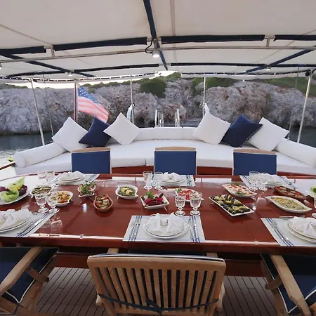 Båthotell Kanaryam Yacht *